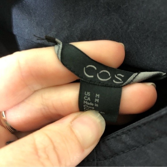 COS medium navy colorblock button up quarter button long sleeve sweater - Picture 2 of 3